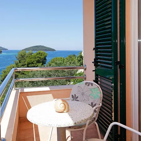 Vala 3* Vela Luka