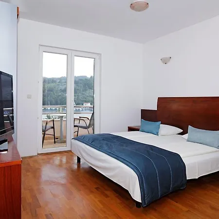 Vala 3* Vela Luka