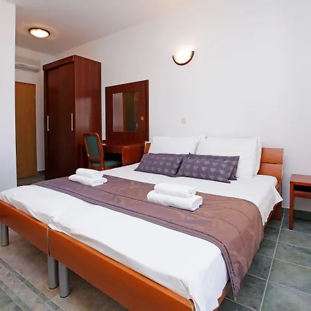 Guest house Vala 3*